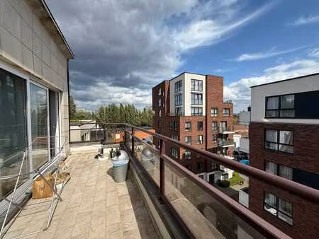 appartement 2 chambres + terrasse à molenbeek st jean