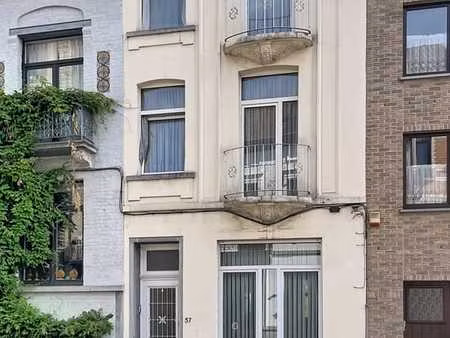 maison de maître avec jardin et 4 chambres à jette