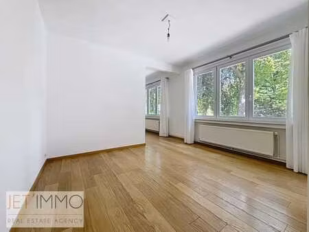appartement 1 chambre avec vue sur le parc garcet