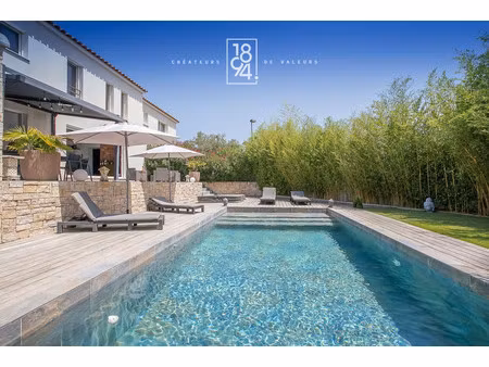 maison de luxe à vendre dans le quartier eoures