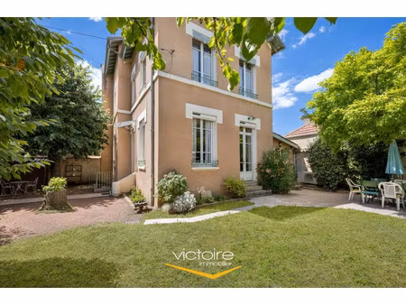 maison de luxe à vendre dans le quartier montchat