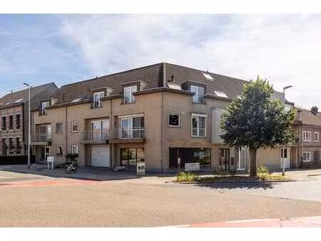 espace commercial offrant une visibilité maximale à niel