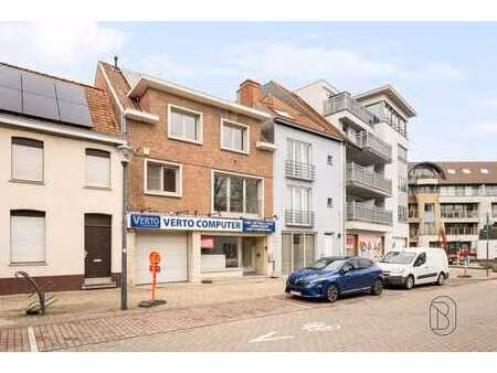 immeuble commercial avec logement  garage et terrasse