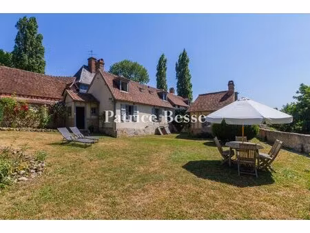 à 1 h 30 de paris  au coeur de gerberoy  une maison de campagne intégralement restaurée ..
