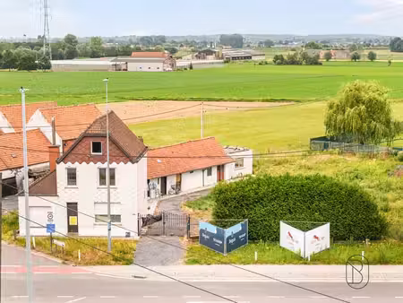 maison à démolir située à un emplacement stratégique à zulte