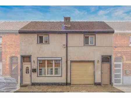 spacieuse maison avec 5 chambres et 2 salles de bains