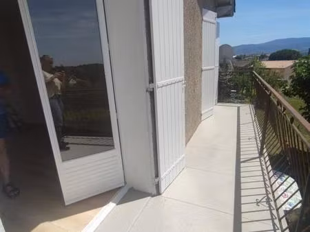 appt refait à neuf - garage et jardin - climatisé