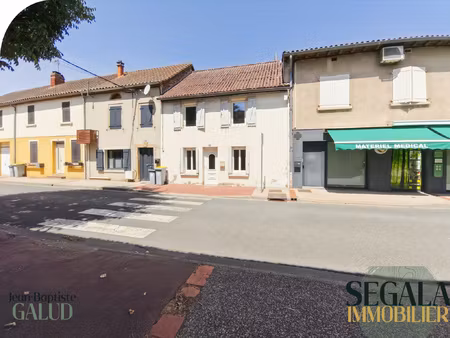 maison de village de 82 m2 avec deux chambres  jardin et vue