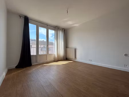 appartement 2 pièces 46m² le mesnil le roi