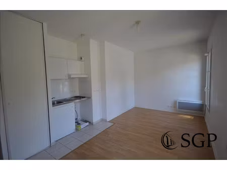 toussus le noble - studio 27 m²