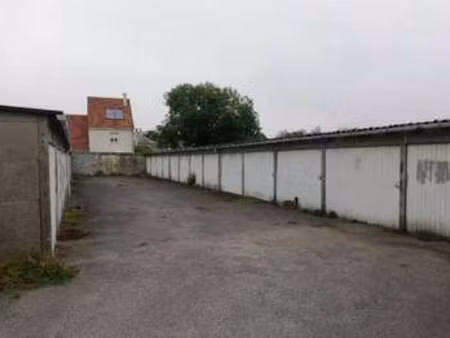 location garage box et parking à ifs (14123) : à louer / 15m² ifs