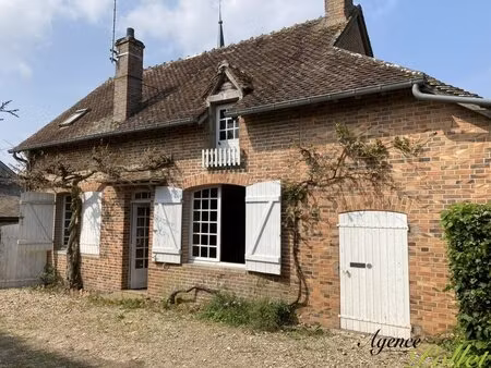 maison ancienne  grenier aménageable  jardin arboré  garage  cave