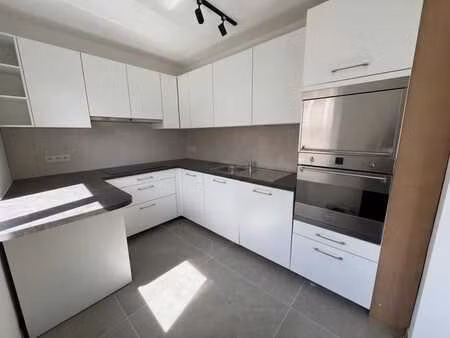 nouvel appartement avec 1 chambre situé au centre de bastogn
