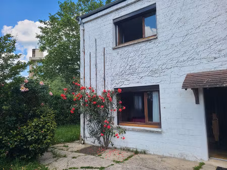maison familiale calme à vendre au centre-ville de fontenay-le-fleury