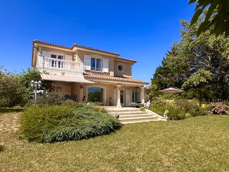 grezieu maison familiale d'exception volumes remarquables au