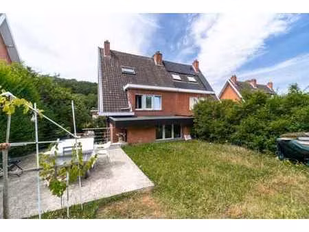 a vendre : maison d'habitation avec 3 chambres et jardin