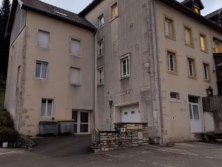 immeuble 329 m² montbenoît