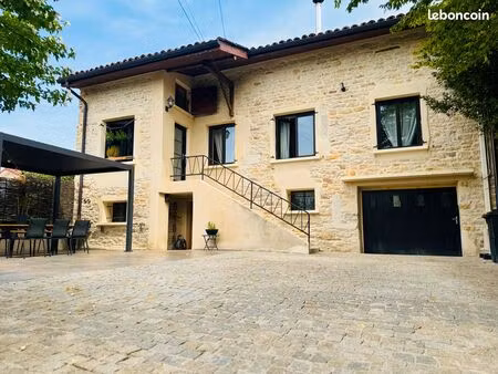 maison en pierre rénovée 140m2 avec jardin - revonnas