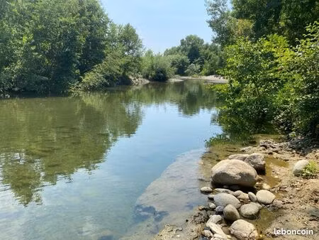 terrain agricole ou de loisir en bordure de rivière