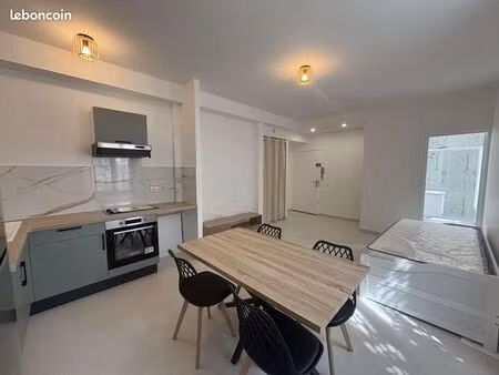 studio 1 pièce 29 m²