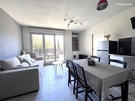 très joli t2 avec terrasse et garage