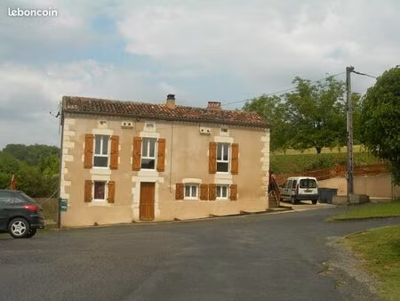 loue maison avec jardin clôturé et parking