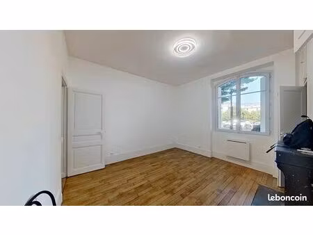 appartement 1 pièce 27 m²