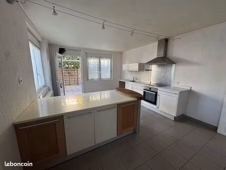 loue t2 dans maison