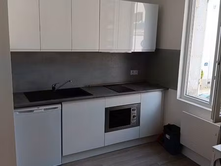 un pièce meuble  tout changers compris  calme proche centre -ville