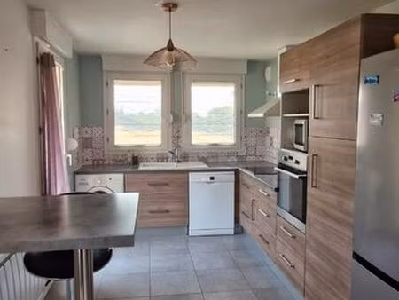 t3 meublé en duplex 72 m² – balcon vue jura – garage fermé & cave