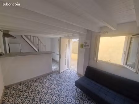 maison meublée avec cours -proche place de la croix de pierre