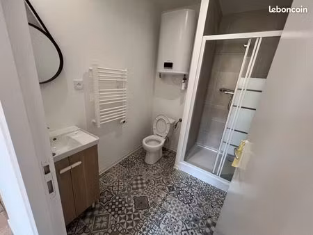 t2 bis avec chambre/bureau  balcon et cellier privé de 4 5 m²