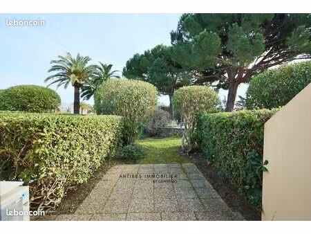 maison mitoyenne piscine tennis gardien