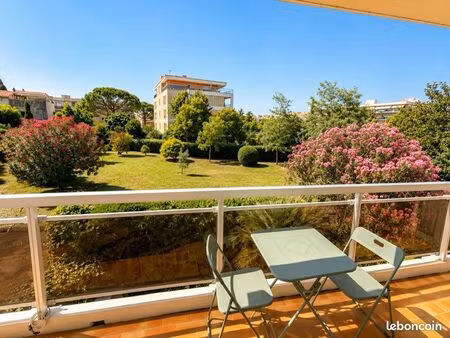 résidence de standing avec gardien – magnifique appartement 3 pièces rénové  terrasse  cli