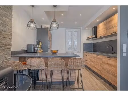 duplex / 3-4 pieces - 70.10m² / entierement renove