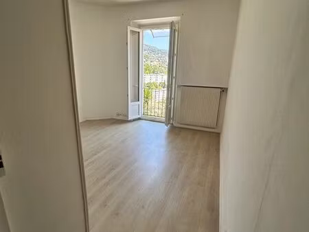 2 pièces proche commodités
