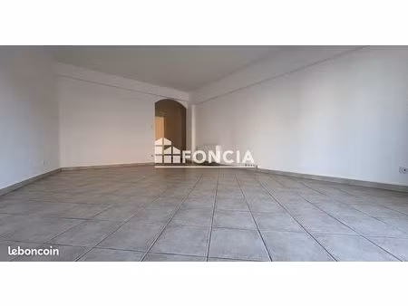cagnes-centre – appartement 4 pièces rénové de 79 m² + stationnement sous-sol + 2 caves