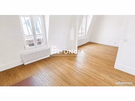 a deux pas du 5ème arrt. plein coeur gobelins- paris 13ème- 2/3 pieces atypique - 49 m2- l