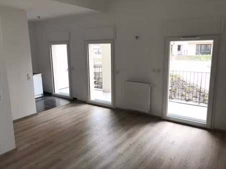 2 piéces duplex avec terrasse et parking