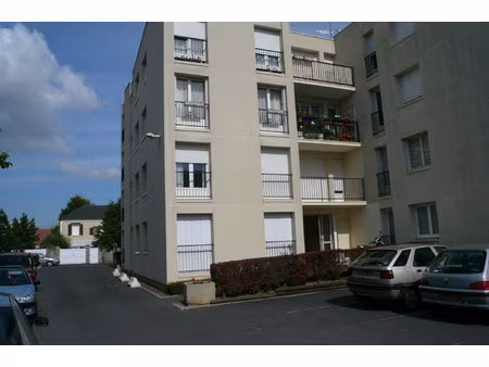 a louer f3 a ifs avec parking