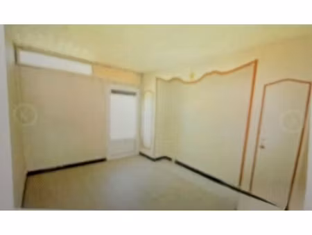 appartement a renover la seyne sur mer t4 60 m2 + cave sous sol + local a vélos