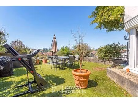 toit terrasse entièrement rénové proche toutes commodités
