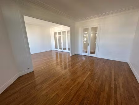 appartement 4 pieces renove - boulevard de la saussaye