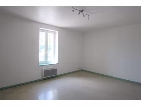 44 rue des maubards 71270 pierre de bresse
