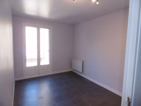studio centre ville felletin dans résidence avec ascenseur