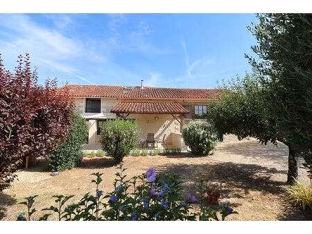 maison de village rénovée | 3 chambres avec salle d'eau privative | village recherché