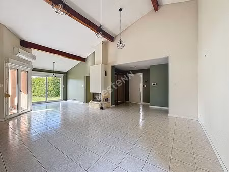 maison avec piscine et garage à vendre à villefranche de lauragais - 4 chambres et piscine
