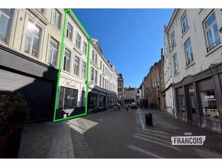 - reprise - bien horeca situé à un emplacement de premier c…