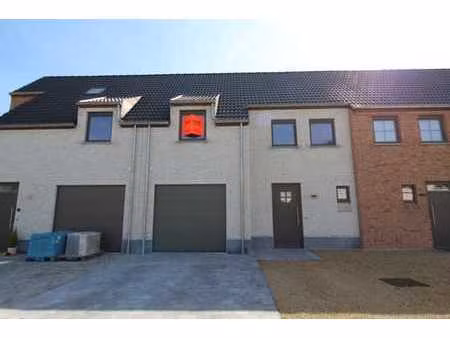 prachtige woning gelegen te roeselare