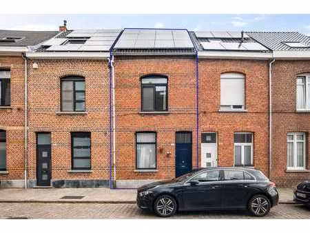 deels gemoderniseerde woning te duffel-west